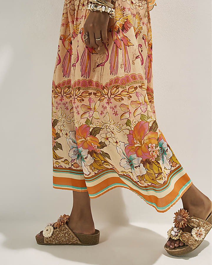 Beige Raffia Flower Footbed Sandals