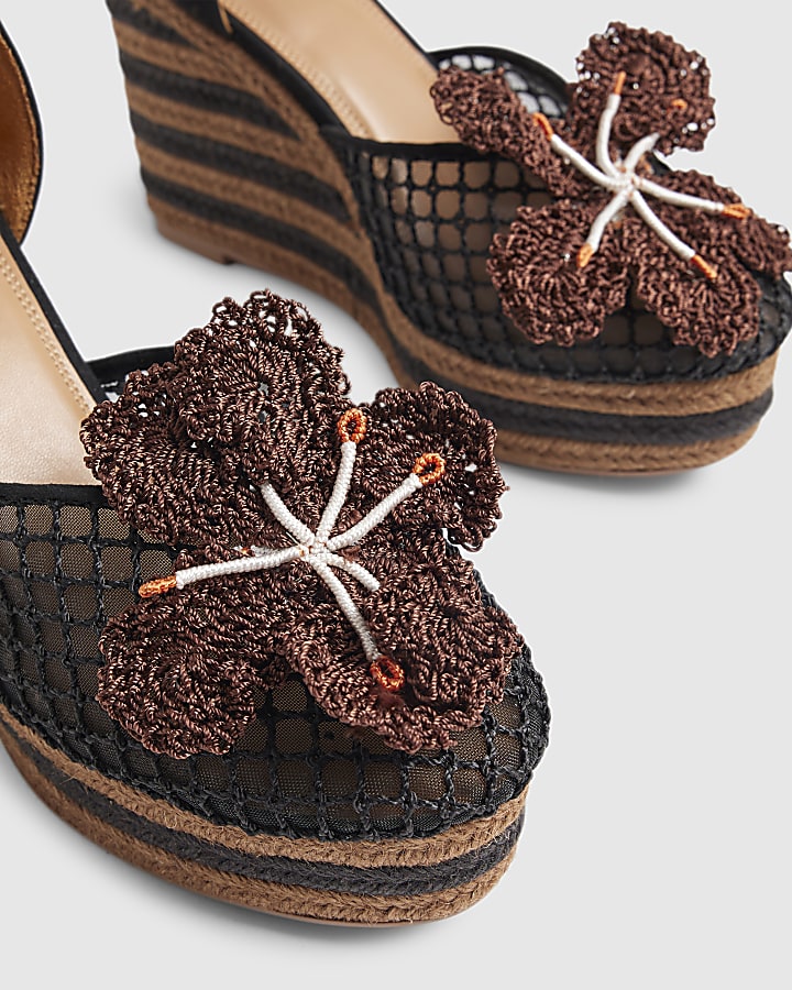 Black Closed Toe Flower Wedges
