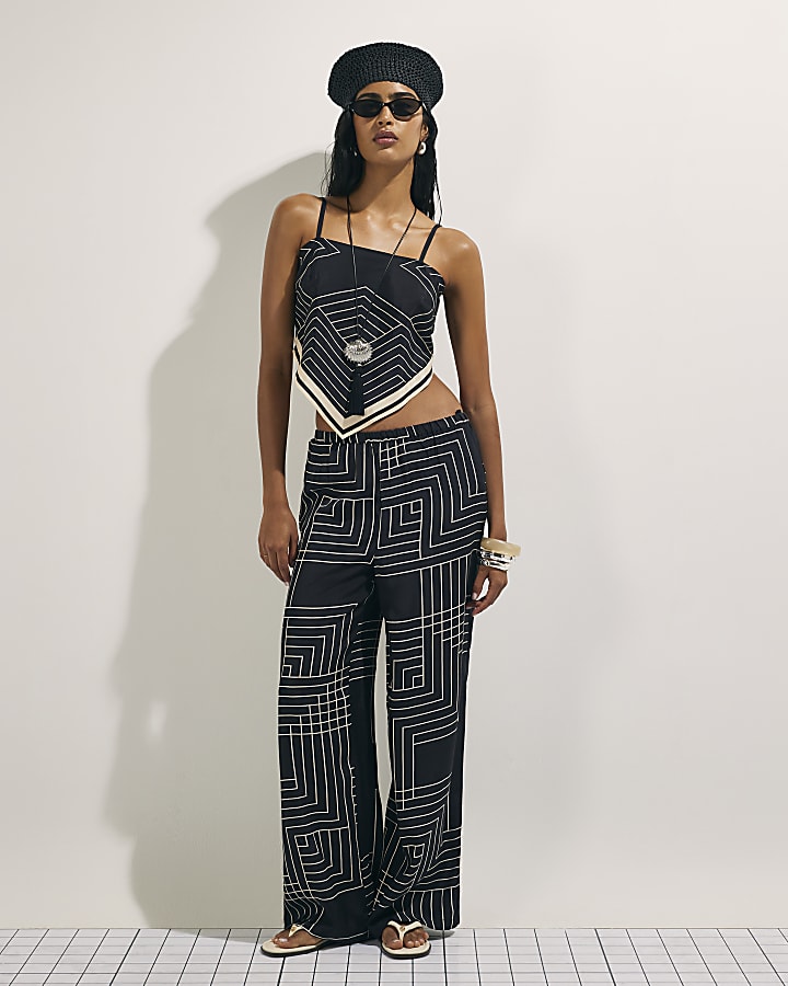Black Geometric Print Hanky Top