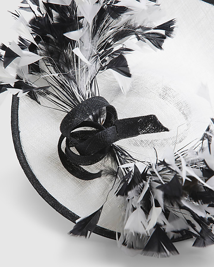 White Eliza Feather Mount Fascinator