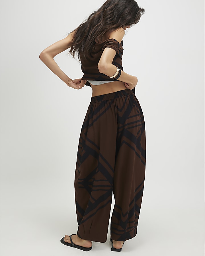 Brown Geometric Print Balloon Leg Trousers