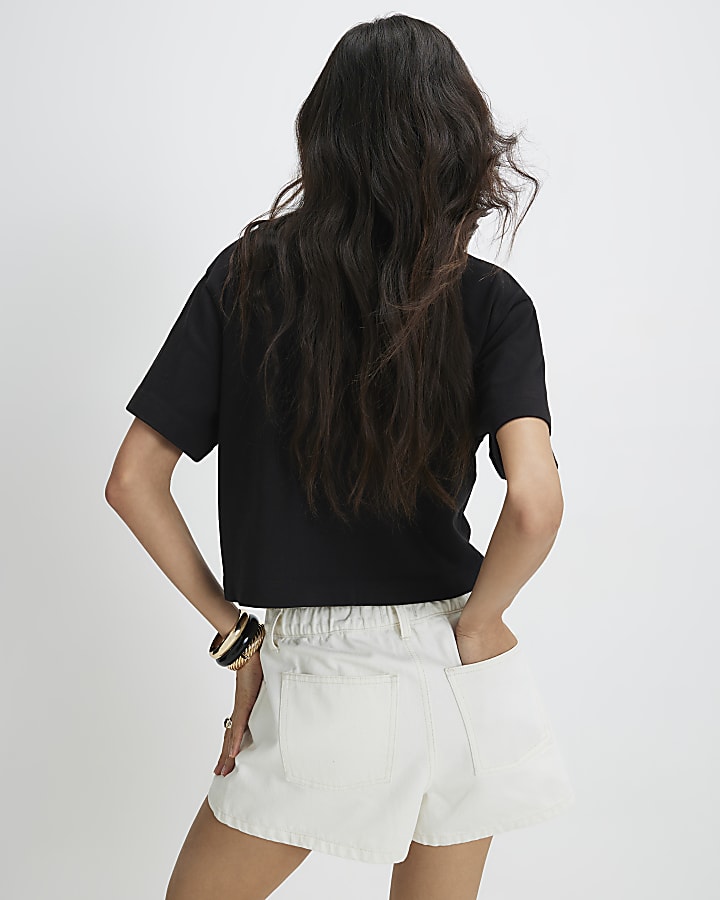 Black Cotton Flower Shell Knot Front T-Shirt