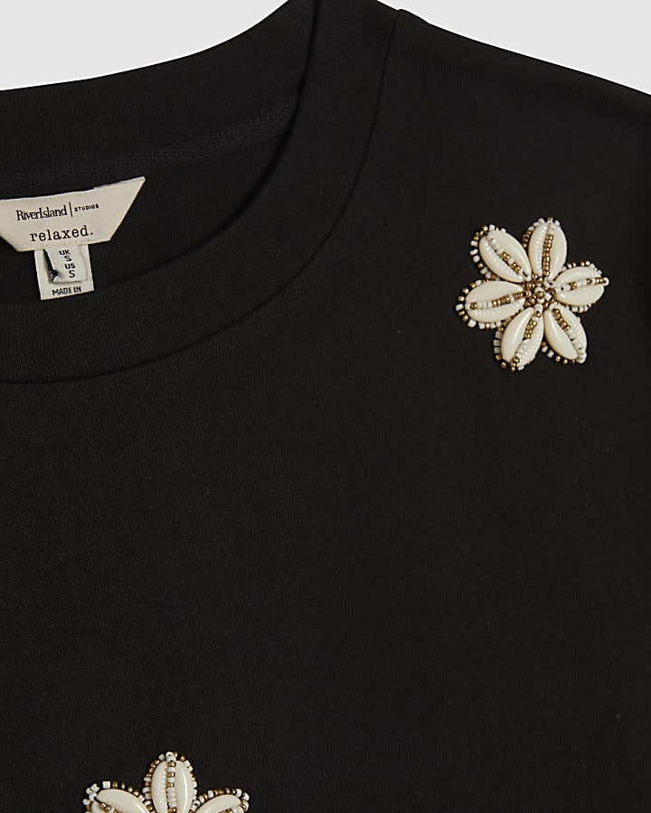 Black Cotton Flower Shell Knot Front T-Shirt