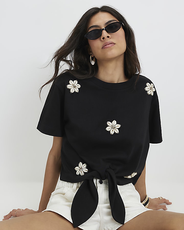 Black Cotton Flower Shell Knot Front T-Shirt