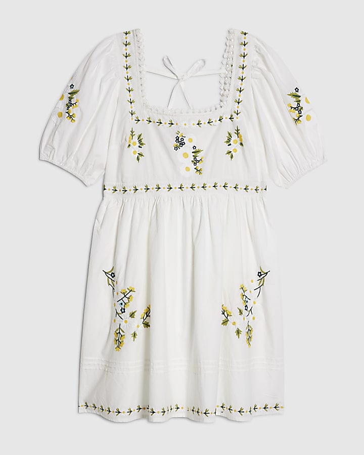 White Daisy Floral Embroidered Mini Dress