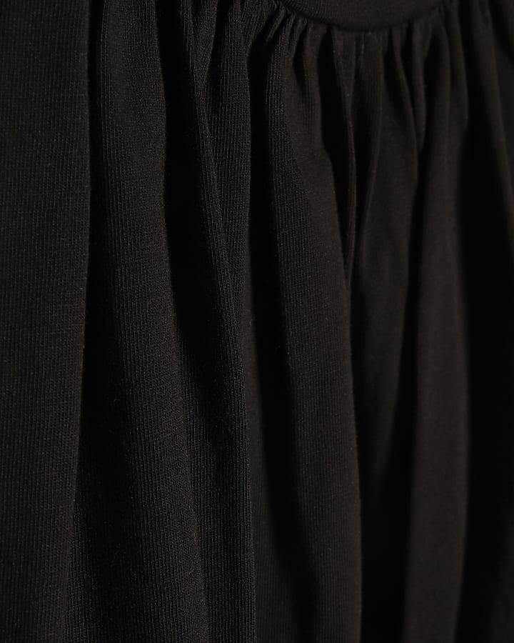 Black Short Sleeve Bubble Hem T-Shirt