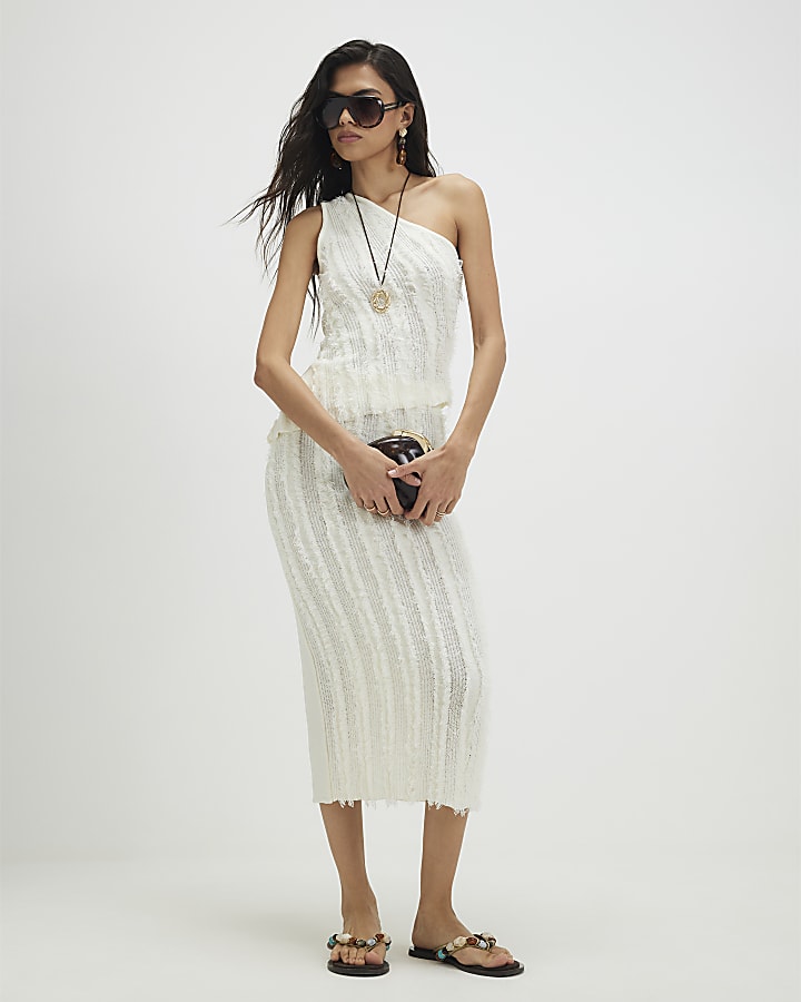 White Knitted Asymmetric Fringed Top