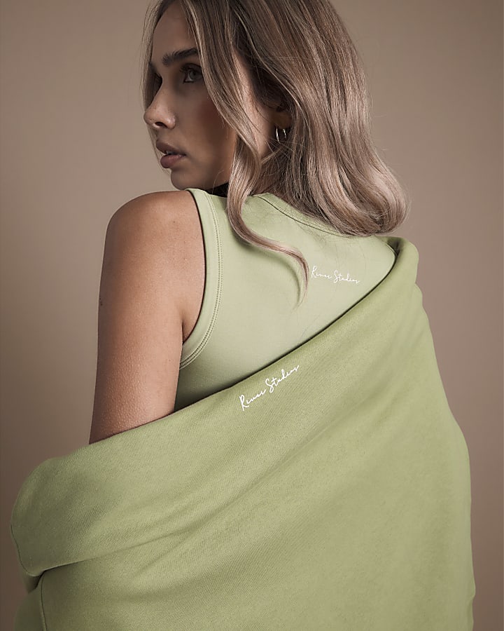 Green Curved Hem Sleeveless Tank Top