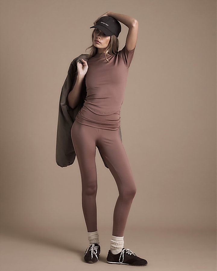 Brown Curved hem Short Sleeve T-shirt