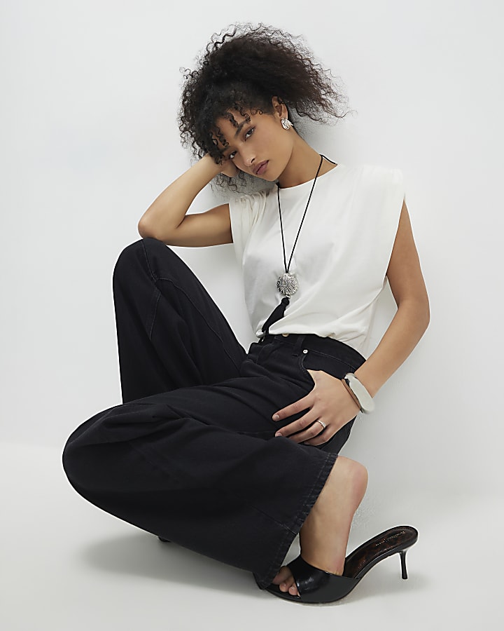 Cream Short Sleeve Ruched Shoulder T-shirt