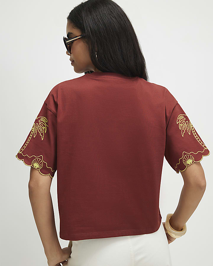 Red Shell Embroidered Crop T-shirt