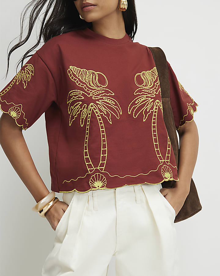 Red Shell Embroidered Crop T-shirt
