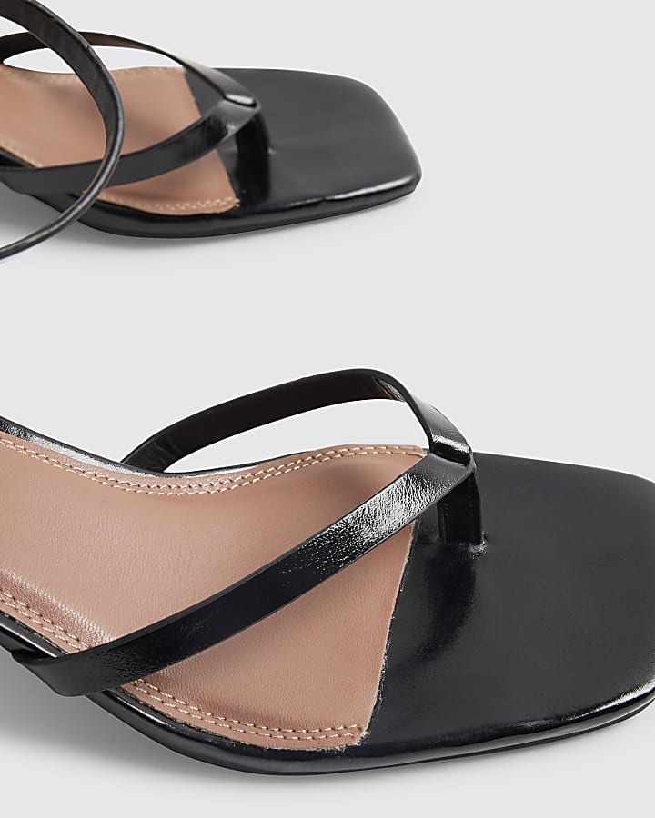 Black Block Heel Toe Thong Sandals