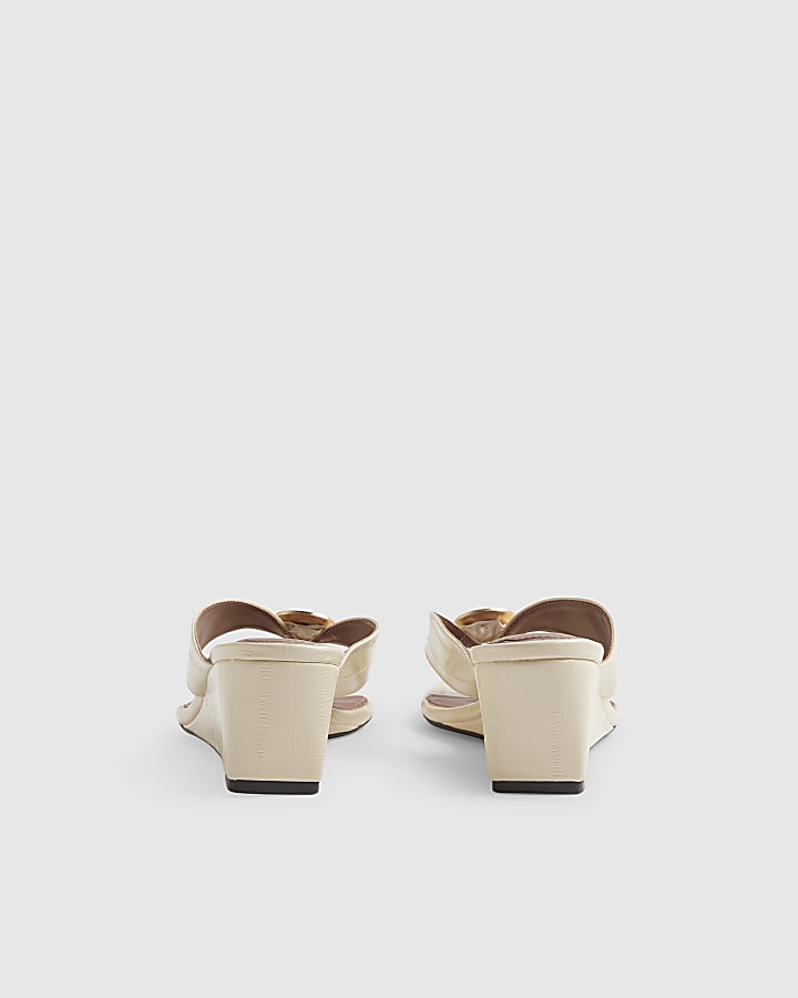 Cream Weave Toe Thong Wedges