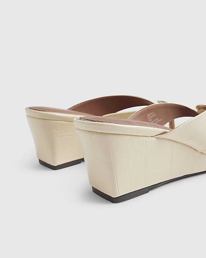 Cream Weave Toe Thong Wedges