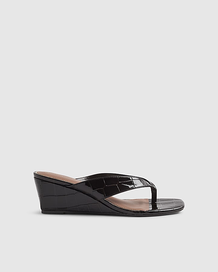 Brown Weave Toe Thong Croc Wedges