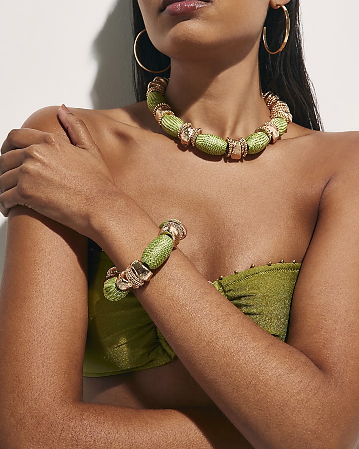 Green Thread Bead Stretch Bracelet