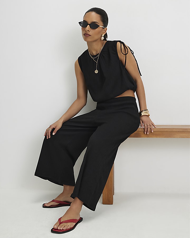 Petite Black Pull On Textured Culottes