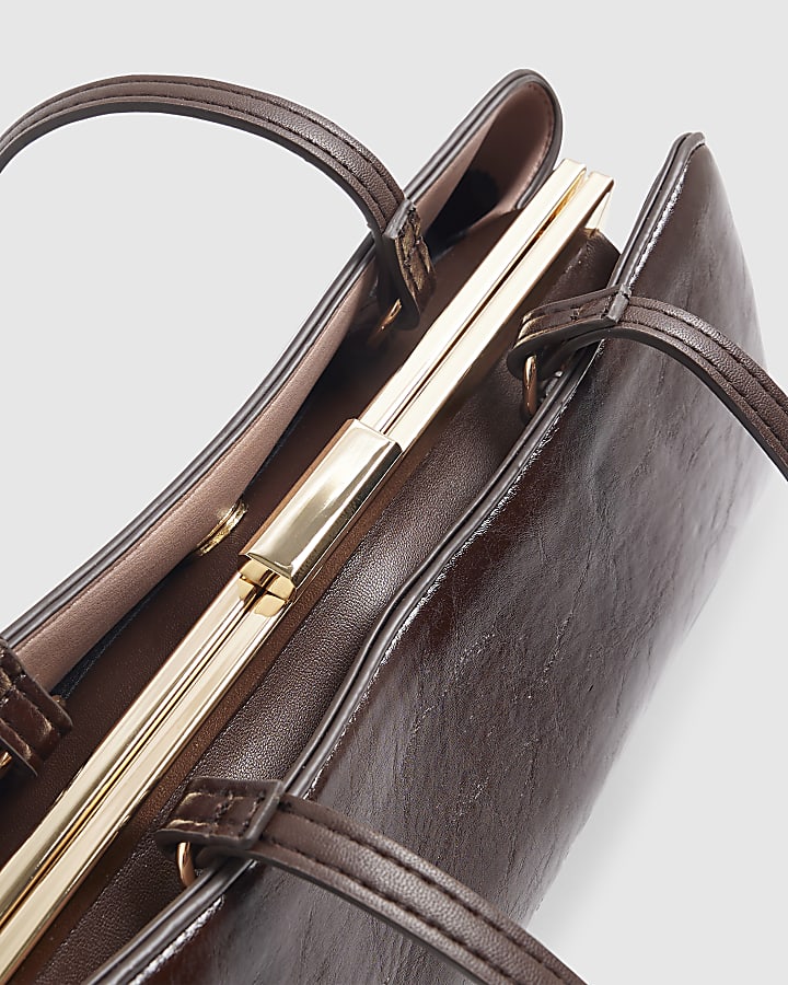 Red Metal Frame Shoulder Bag