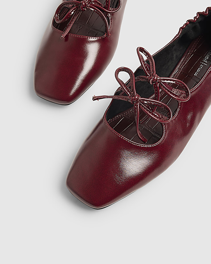 Red Bow Square Toe Pumps