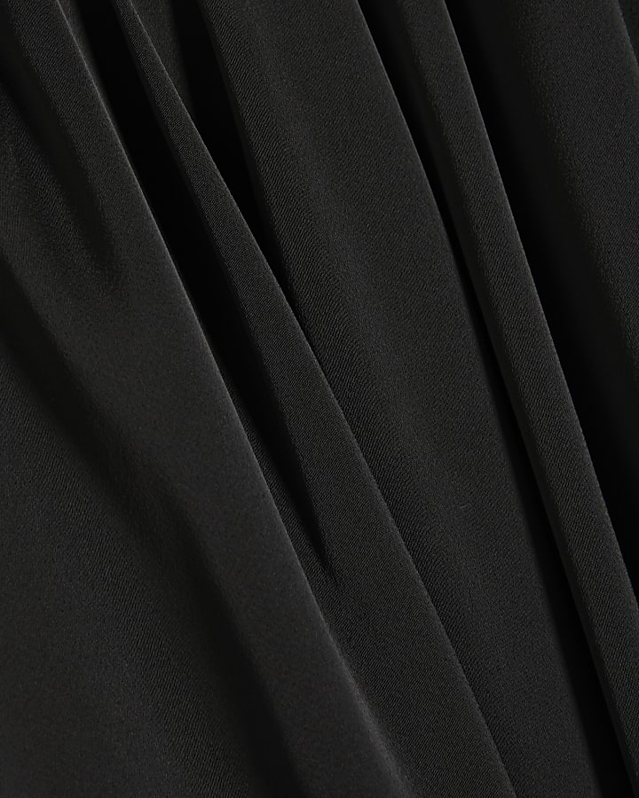 Black Short Sleeve Pleated Neck Mini Dress