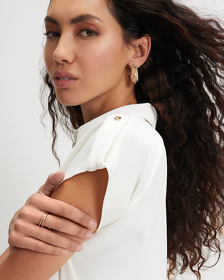 White Sleeveless Crepe Shirt