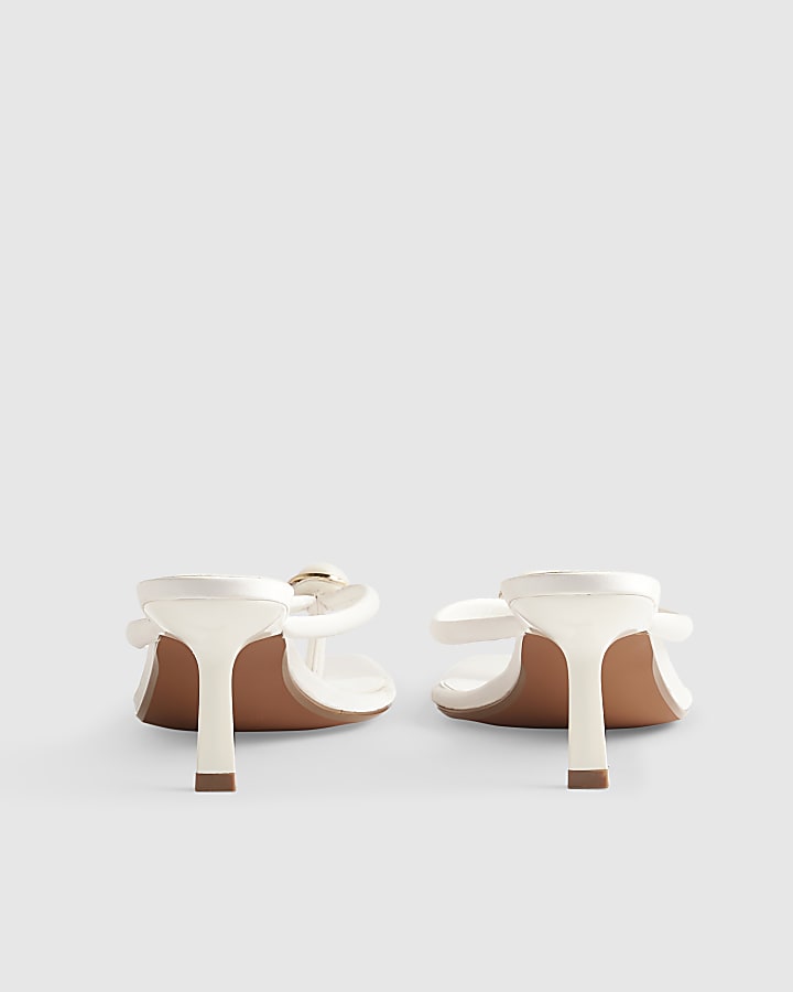 Cream Pearl Toe Thong Low heel Sandals