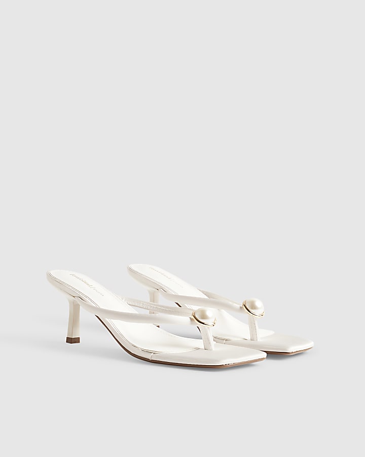 Cream Pearl Toe Thong Low heel Sandals
