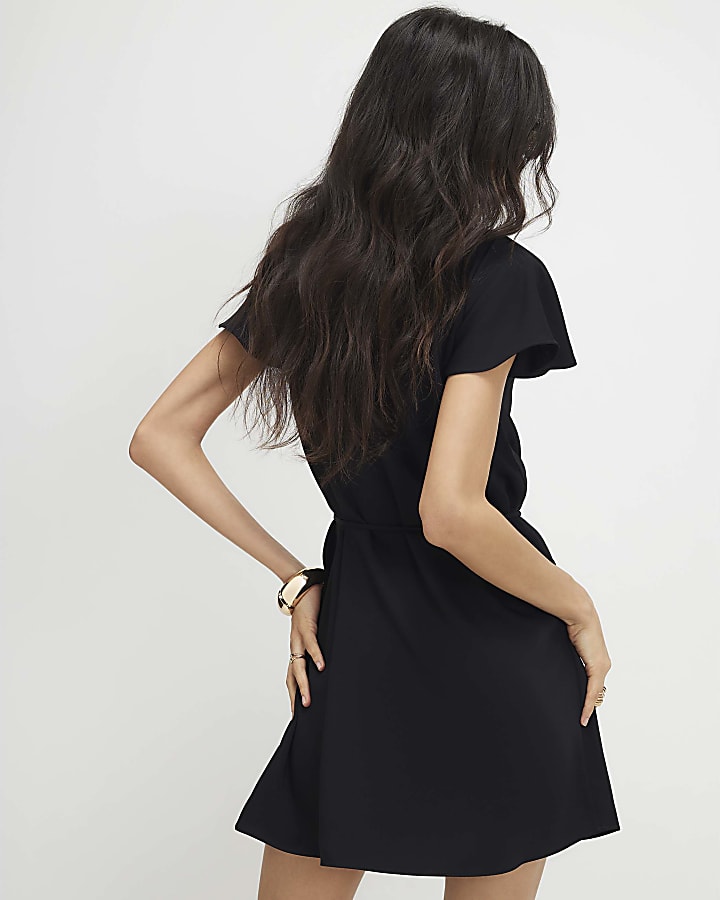 Black Pleated Short Sleeve Mini Shift Dress