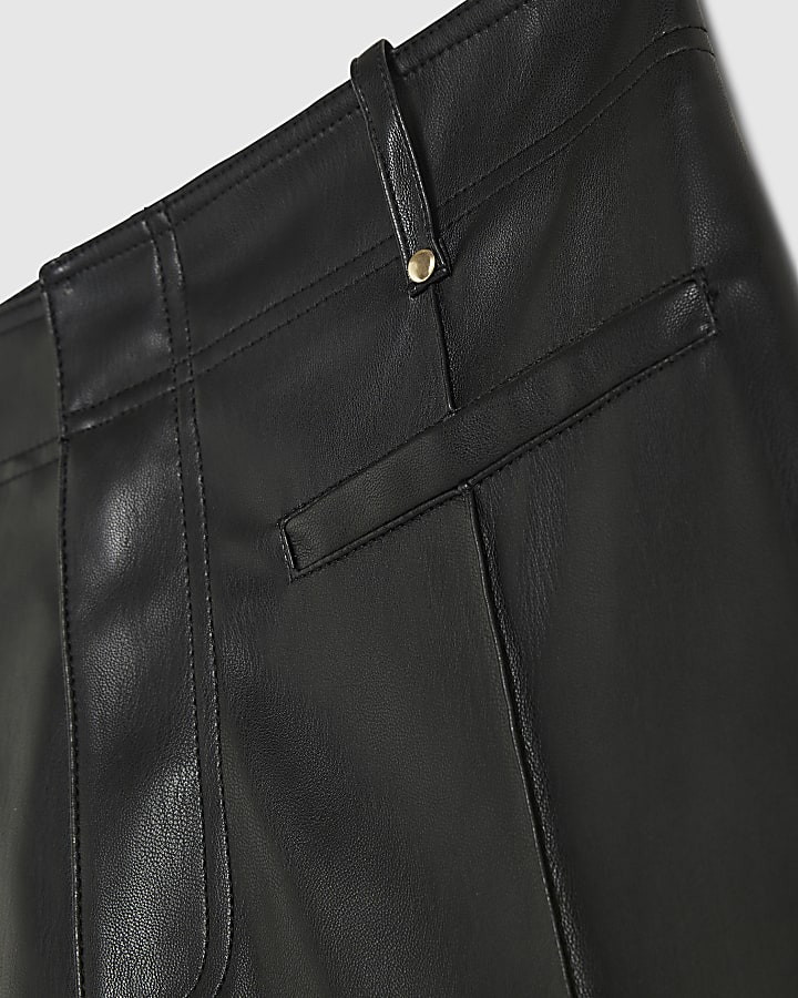 Petite Black Faux Leather Seam Crop Trousers