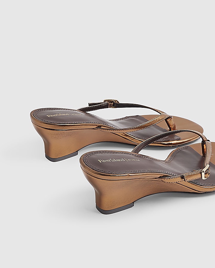 Brown Toe Thong Wedge Heels