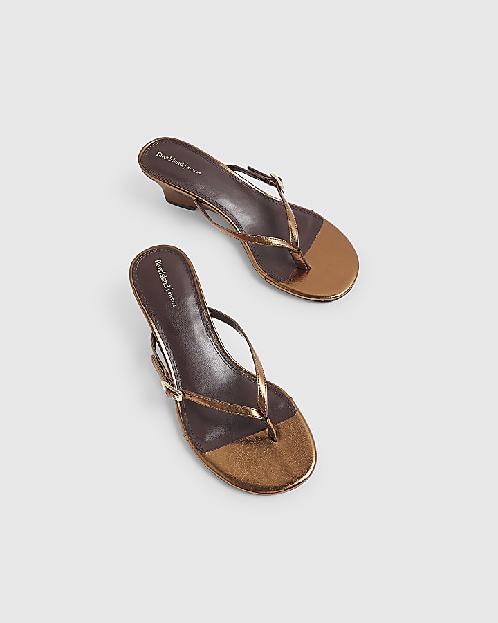 Brown Toe Thong Wedge Heels
