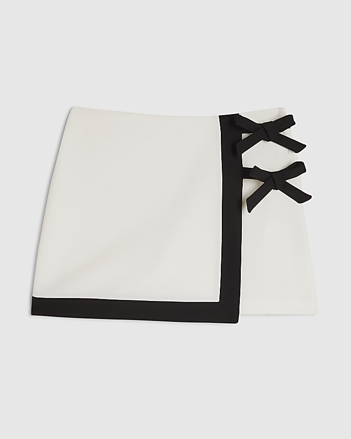 Cream Bow Detail Contrast Skort