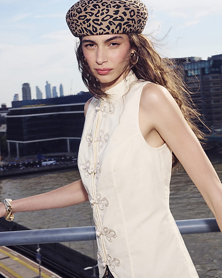 Cream Sleeveless Stand Up Collar Drummer Top