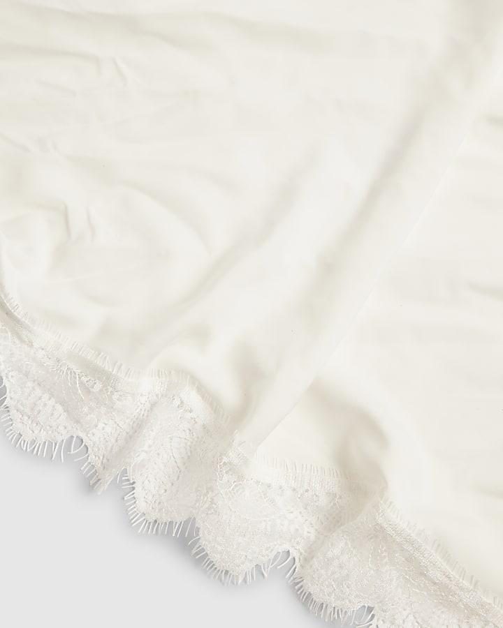 Cream Lace Trim Scarf