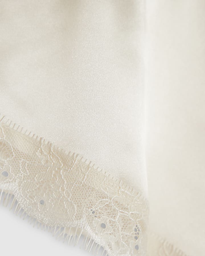 White Cotton Lace Hem Asymmetric T-Shirt