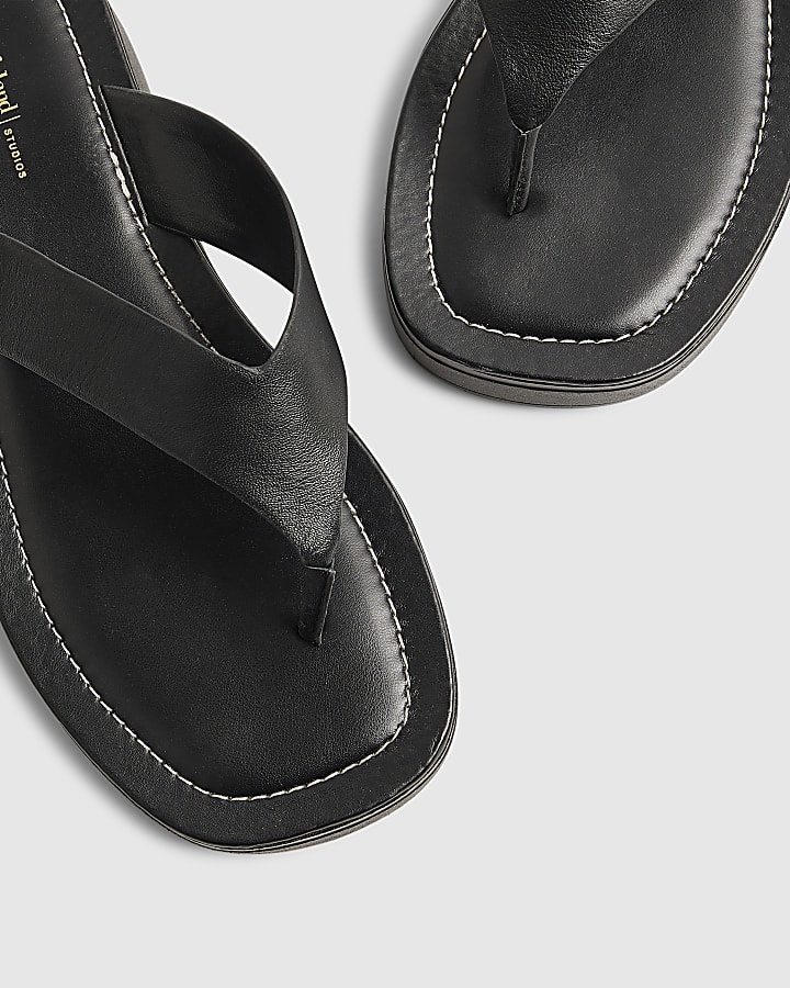 Black Leather Flatform Toe Thong Sandals