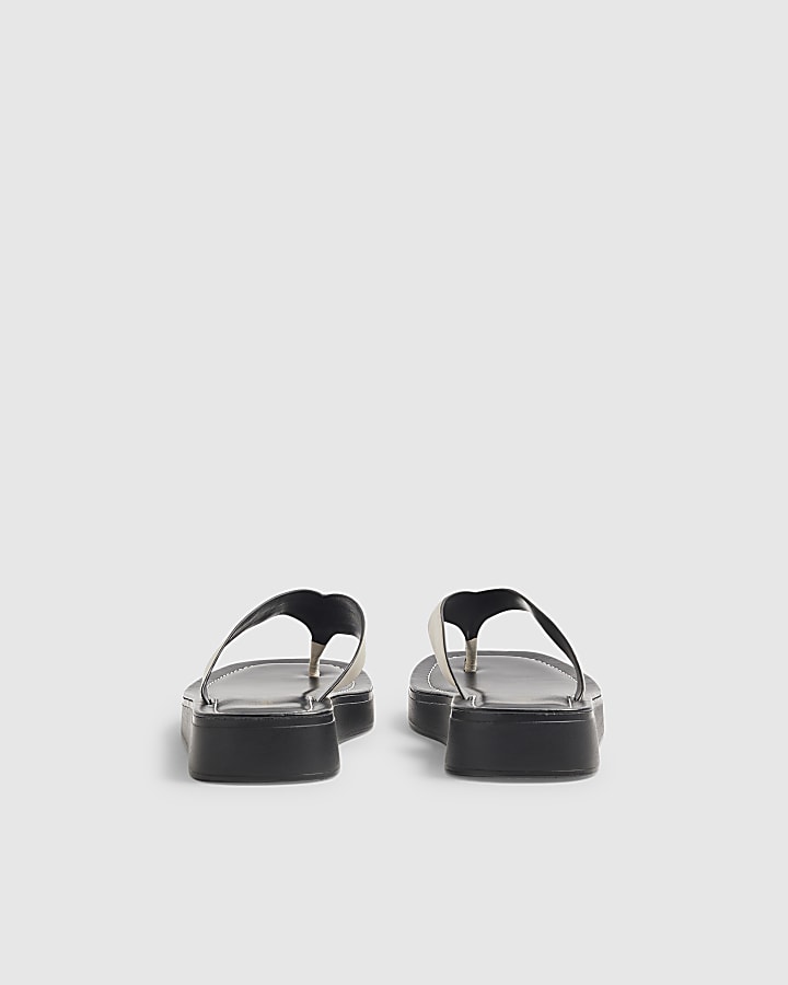 Cream Leather Flatform Toe Thong Sandals
