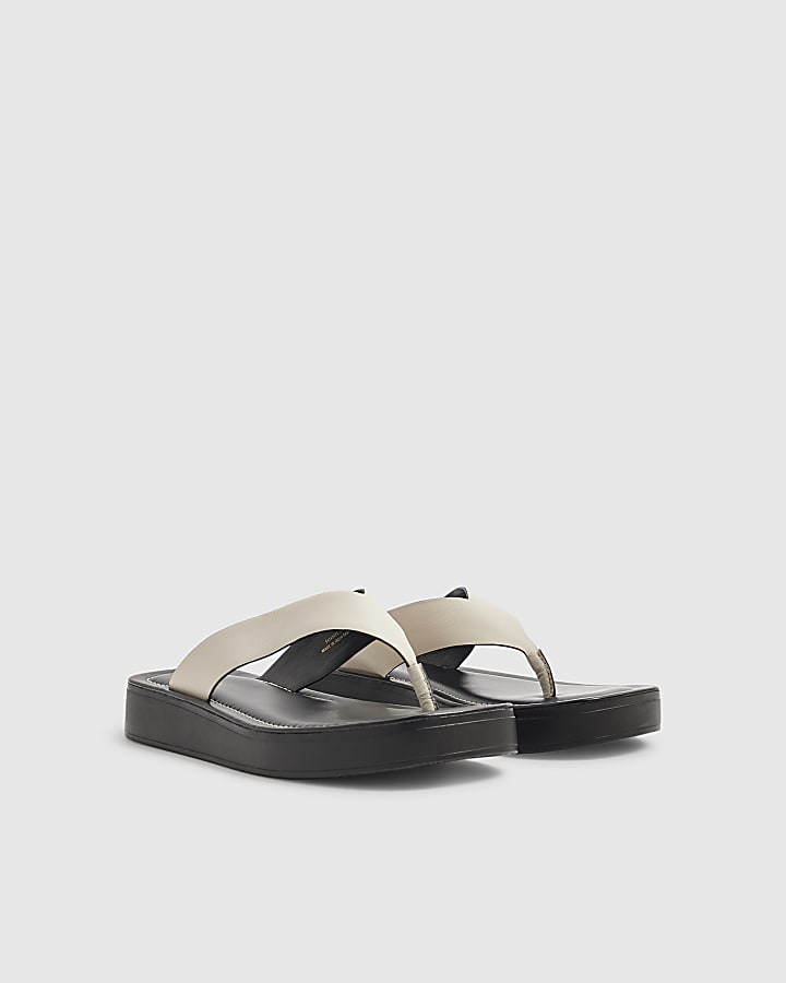 Cream Leather Flatform Toe Thong Sandals