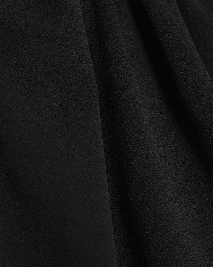 Black Crew Neck Ruched Side Midi dress