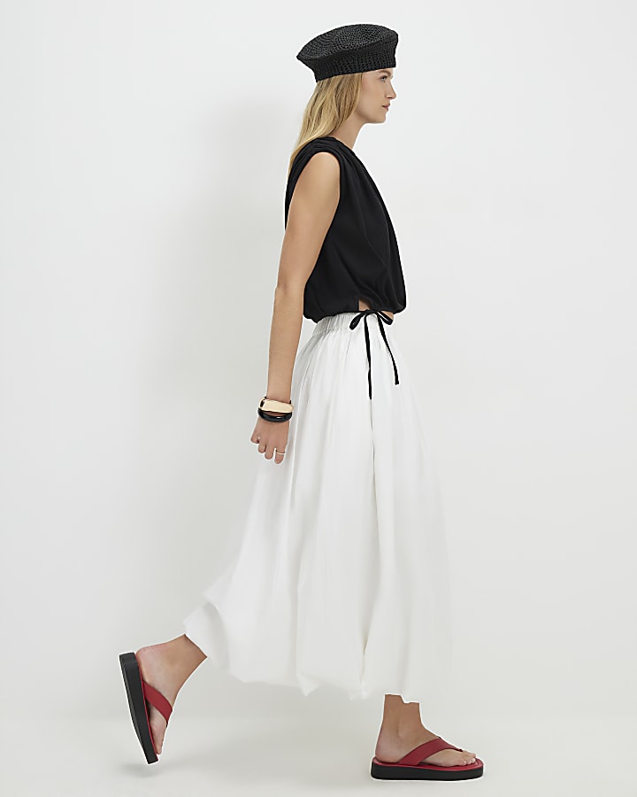 Black Cotton Short Sleeve Bubble Hem T-shirt