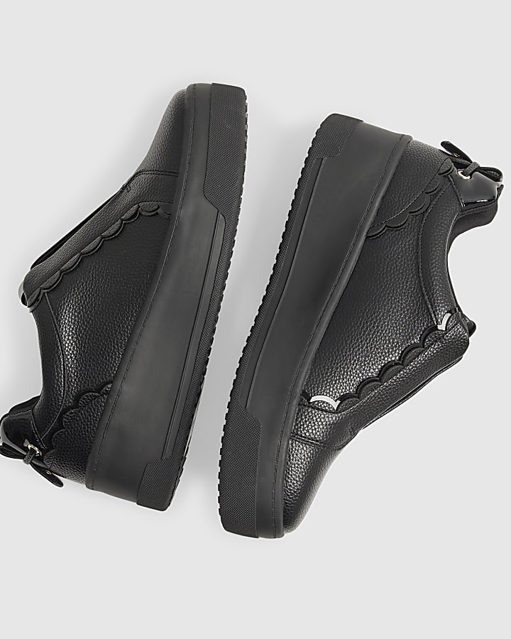 Black Scallop Flatform Trainers