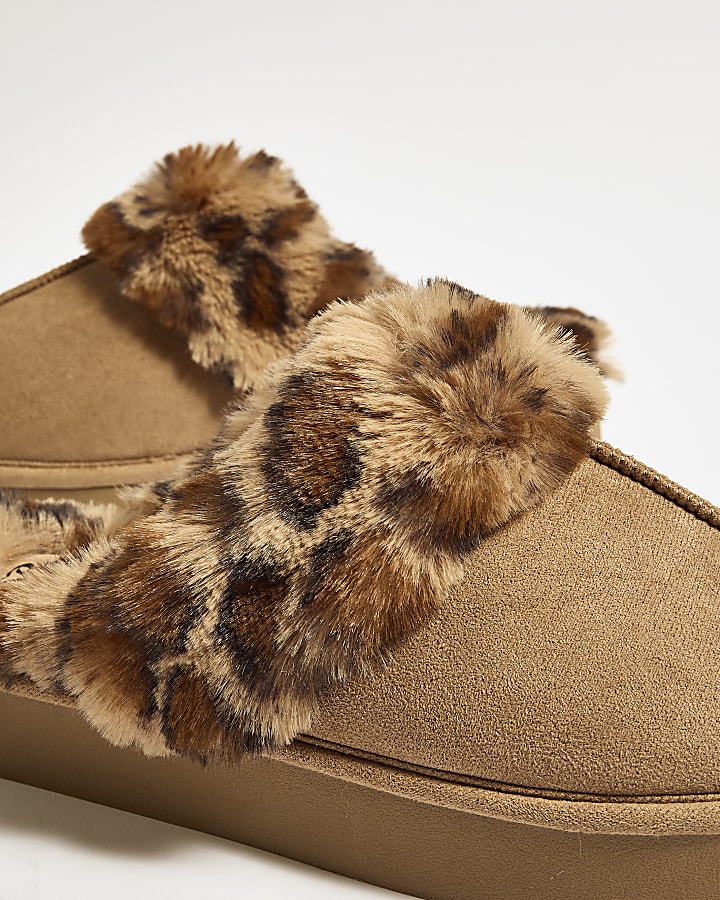 Brown Leopard Print Closed Toe Slippers