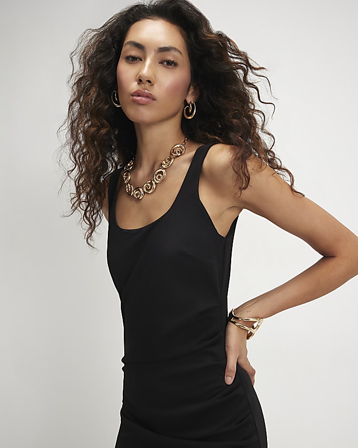 Black Scoop Neck Midi Dress