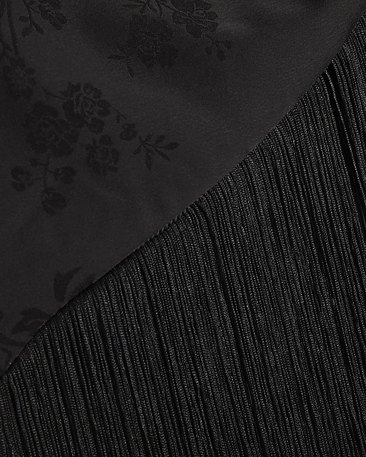 Black Fringe Jacquard Hip Scarf