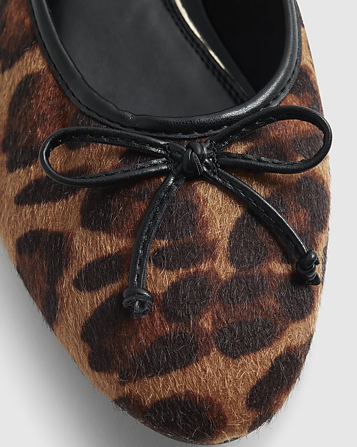 Brown Wide Faux Hair On Leather Leopard Pumps