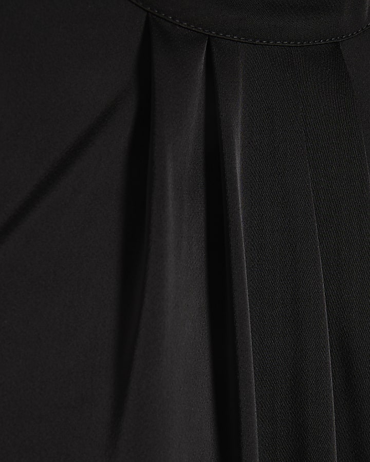 Black Sleeveless Pussybow Shift Dress