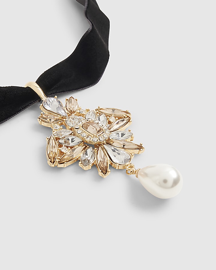 Black Velvet Floral Pendant Choker