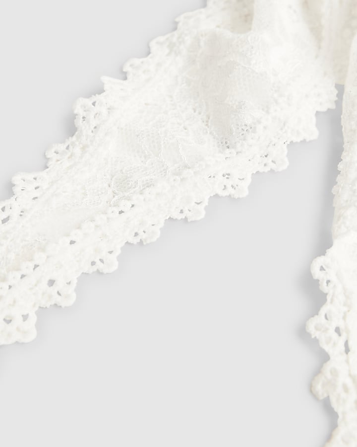Cream Lace Triangle Scarf