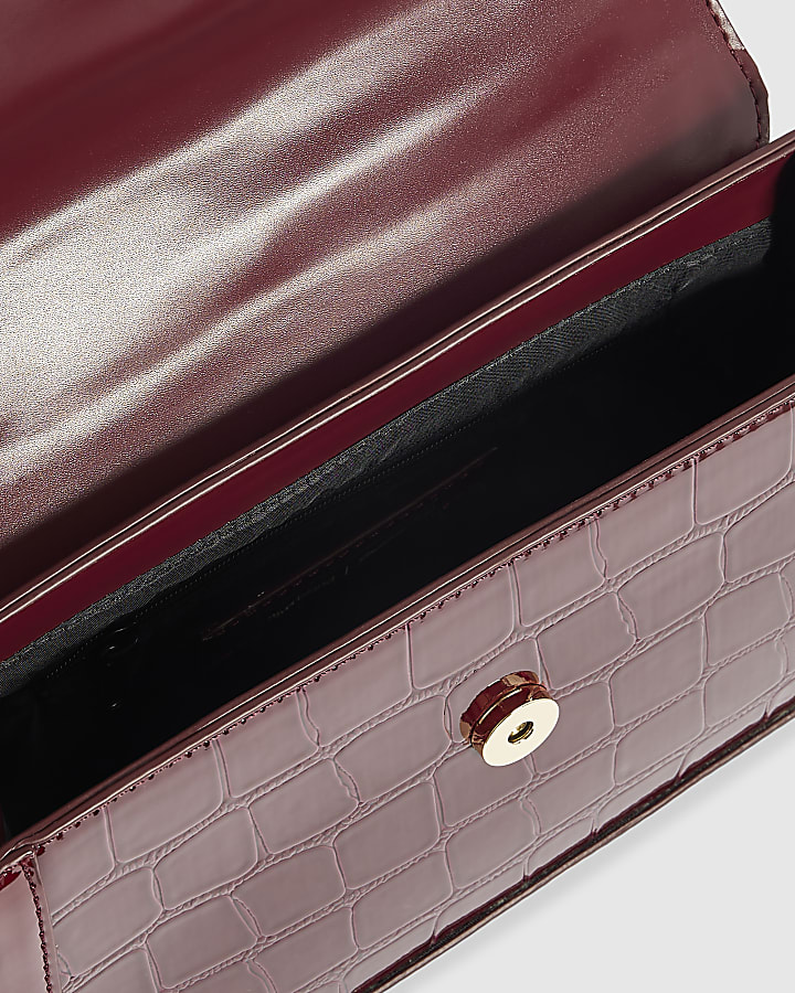 Burgundy Croc Bar Front Panel Shoulder Bag